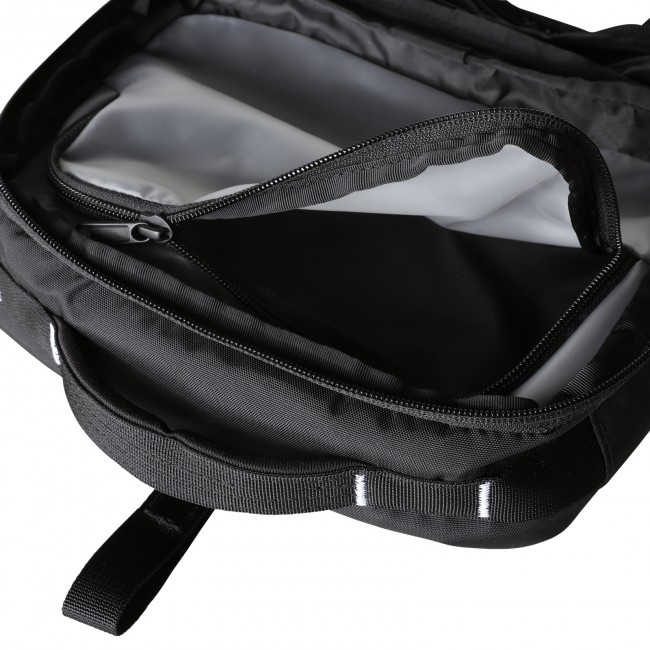 The north face base camp voyager wash bag 4l Sportland